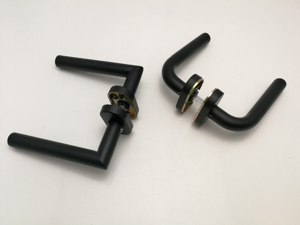 China Supplier Hot Sale Tube Bar SS304 Black Door Handle